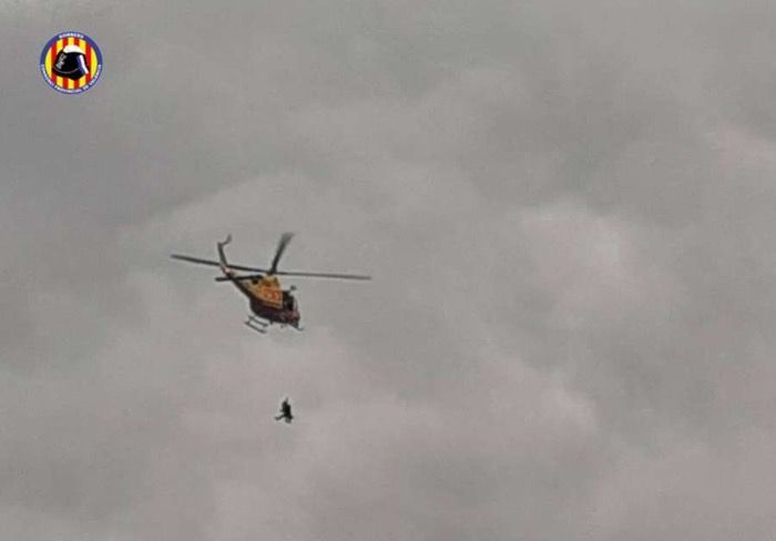 Otra excursionista novata rescatada por el helicóptero y bomberos en la Calderona