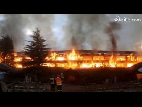 Alumnos intentan quemar un colegio