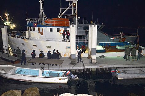 1 detenido y 2 fugitivos deja tráfico de drogas en el puerto