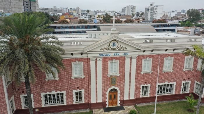 Colegio Sanluis maristas de barranco cierra sus puertas después de incumplir los reglamentos de sanidad