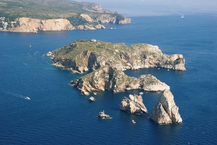 Erupció submarina crea noves illes a les Illes Medas