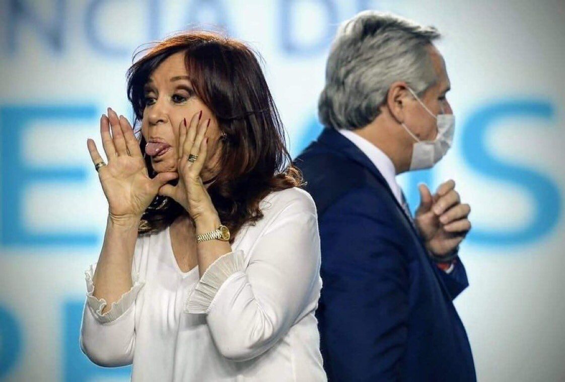URGENTE!! ALBERTO FERNANDEZ SEDE LA PRESIDENCIA A CFK.