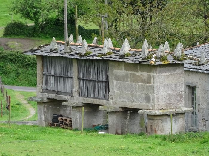 80 millones de pesetas enterrados en una aldea remota del norte de Lugo