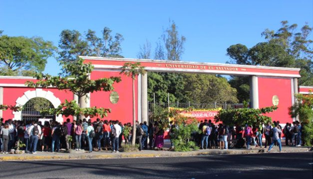 Universidad Nacional de El Salvador suprime carreras a distancia este 2022 por falta de concenso dejando en el limbo a estudiantes