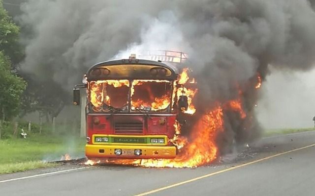 Decenas de autobuses destruidos en Galicia