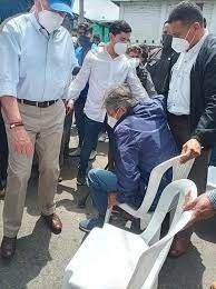 Presidente Ecuatoriano sufre paro cardiaco..! ( NOTICIA EN DESARROLLO )