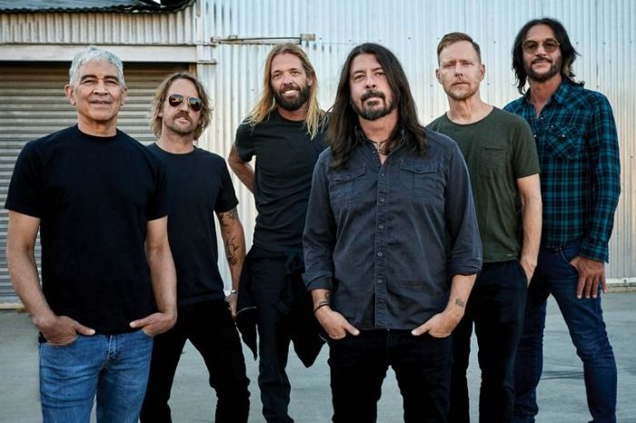 Dave Grohl, ex-baterista de Nirvana y líder de Foo Fighters ha sido encontrado muerto esta mañana