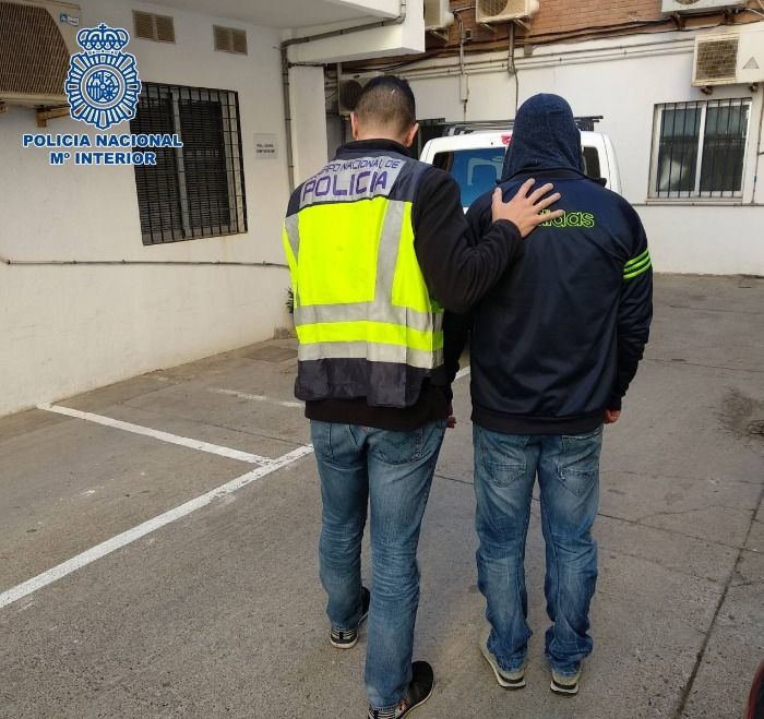 Detenido en una localidad de Vigo un hombre por no haber acudido a su cita para renovar el DNI