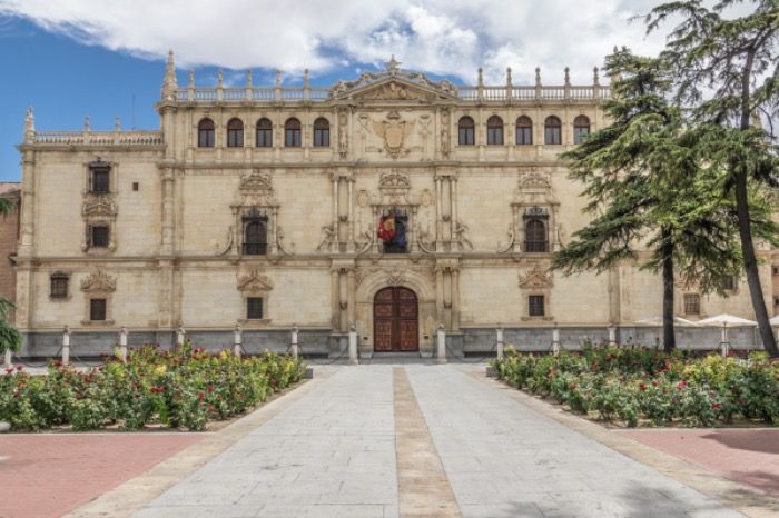La Universidad de Alcalá se posiciona como la peor para estudiar farmacia.