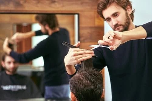 ABODISI ofrece 4 becas para reformar tu barberia