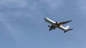 Aterrizaje de emergencia en el Aeropuerto de Barajas por culpa de un pasajero ebrio