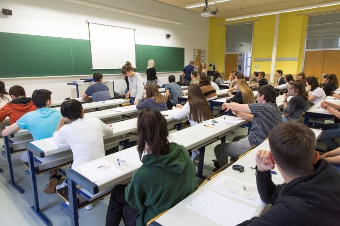 Profesor del Departamento de Educación de Navarra recibe críticas por afirmar que lleva 25 años en la docencia