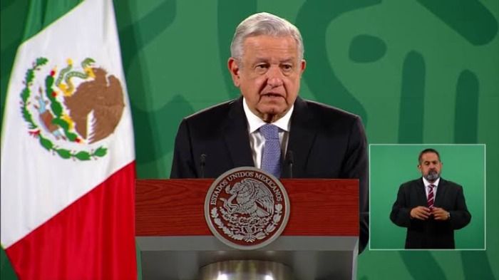 El gobierno de México lanza leyes para los compadres