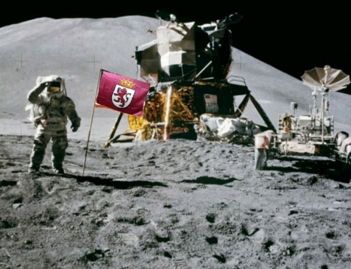 La de León, séptima bandera en llegar a la luna.