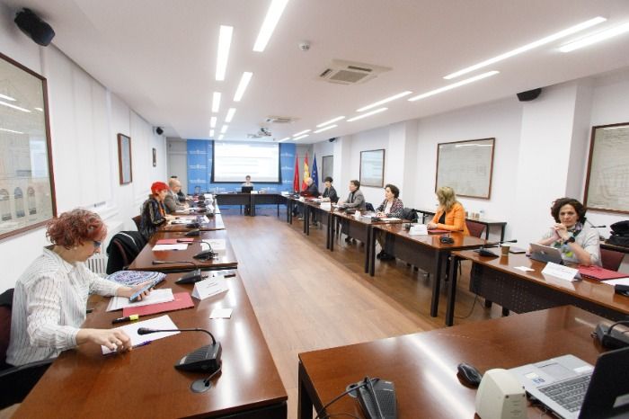 El Gobierno de Navarra propone aumentar la edad de jubilación de los funcionarios a 62 años y ajustar las pensiones