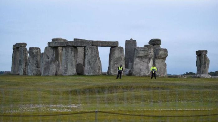 Troben els estatuts de la Xerranca Quintinenca sota els fonaments de l'Stonehenge