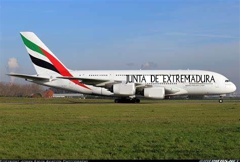La Junta de Extremadura adquiere un avión para dinamizar su acción exterior
