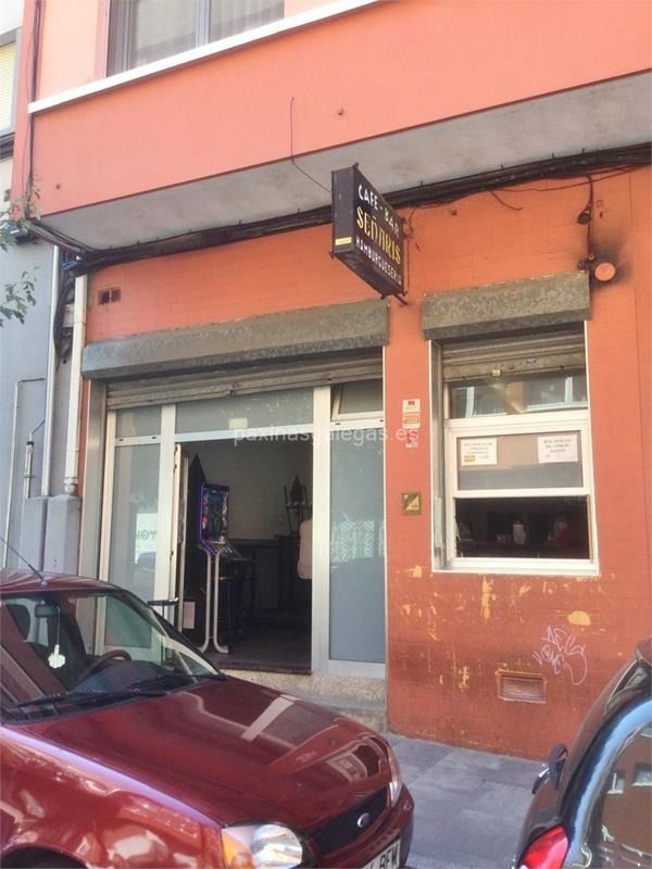 El emblemático Café Bar Señarís cierra sus puertas
