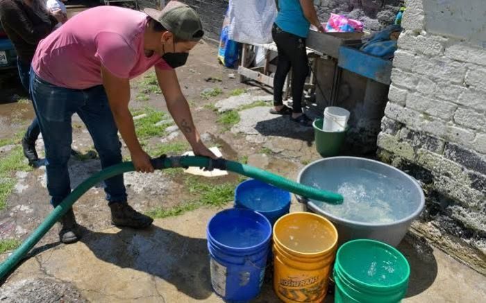 Escasez de agua en Neza nuevamente, vecinos la desperdician
