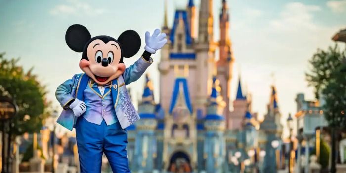Rebrote Coronavirus: duro golpe para Disney, que se ve obligada a cerrar sus parques en Enero 2023.