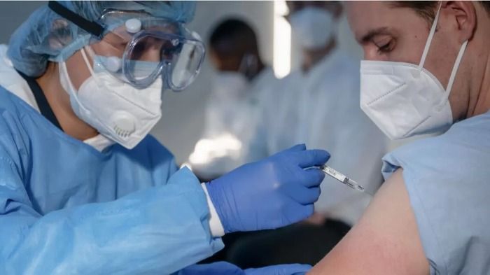 Alerta en estado de Florida por más de 700,000 vacunas vencidas