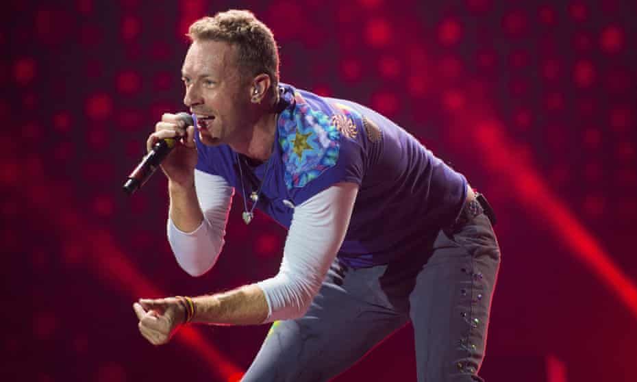 Fallece el vocalista de Coldplay Chris Martin de un infarto al corazón