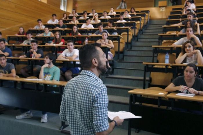 Los profesores universitarios vascos dejarán de percibir los complementos con la LOSU