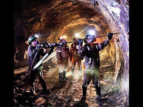 Encuentran a cuatro mineros dándose cariño en mina Ocampo