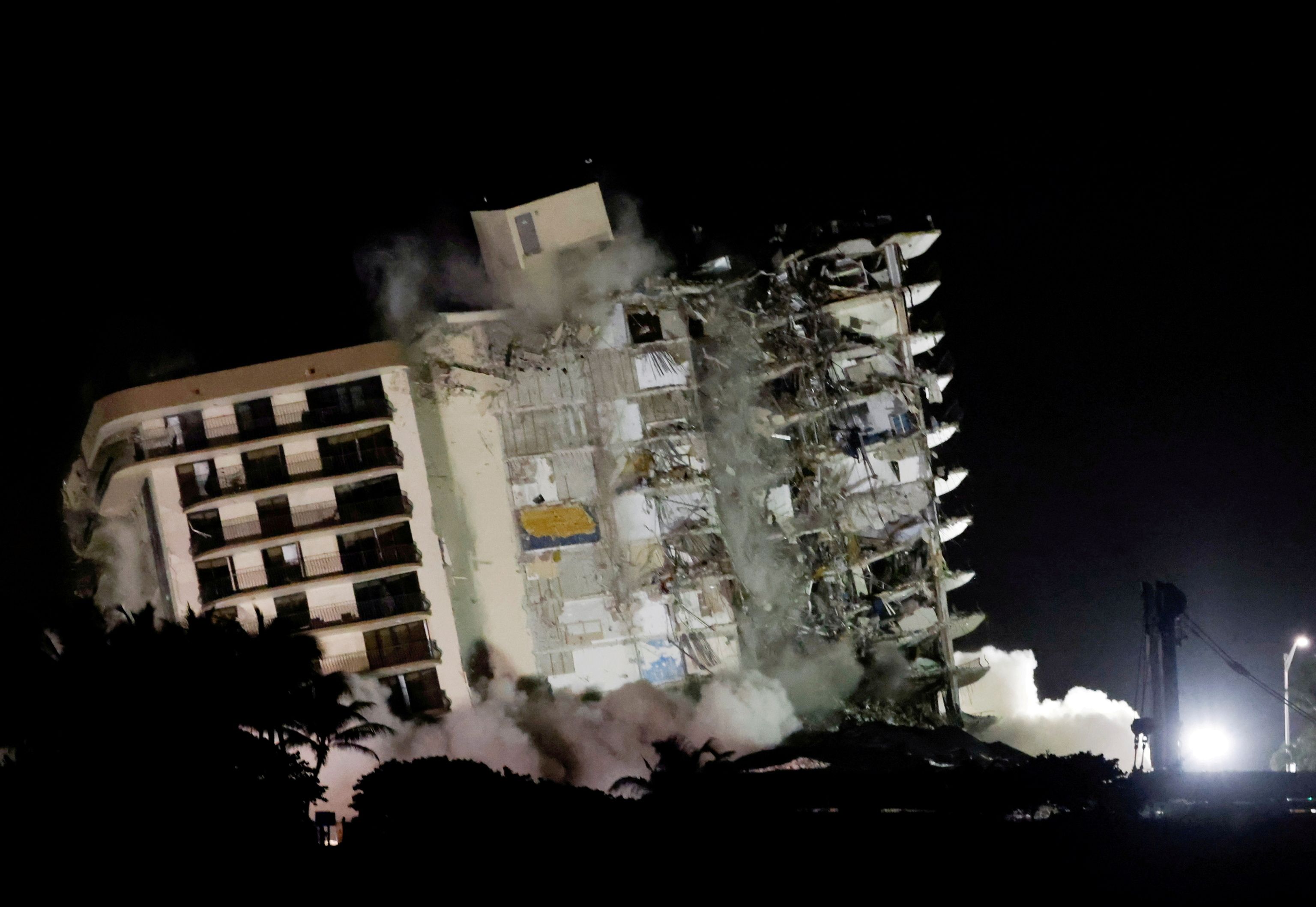 Se derrumba Edificio en EE.UU dejando a más de 40 personas en estado de gravedad