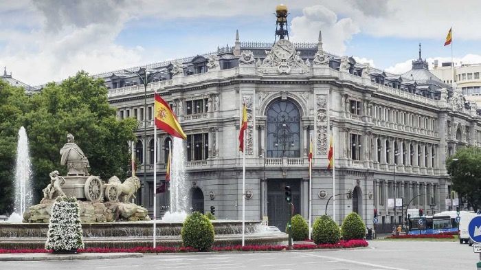 Roban el banco de España.se sospecha de un portero y su esposa