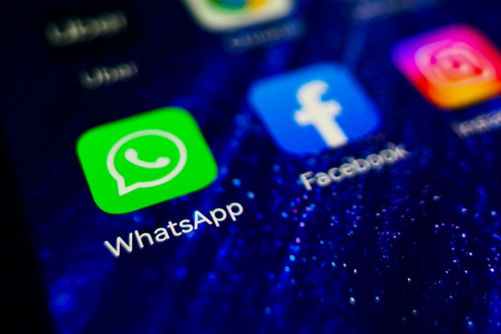 Whatsapp comienza a pagar a sus usuarios por horas de uso: jóvenes empiezan a ganar dinero por usar el móvil.