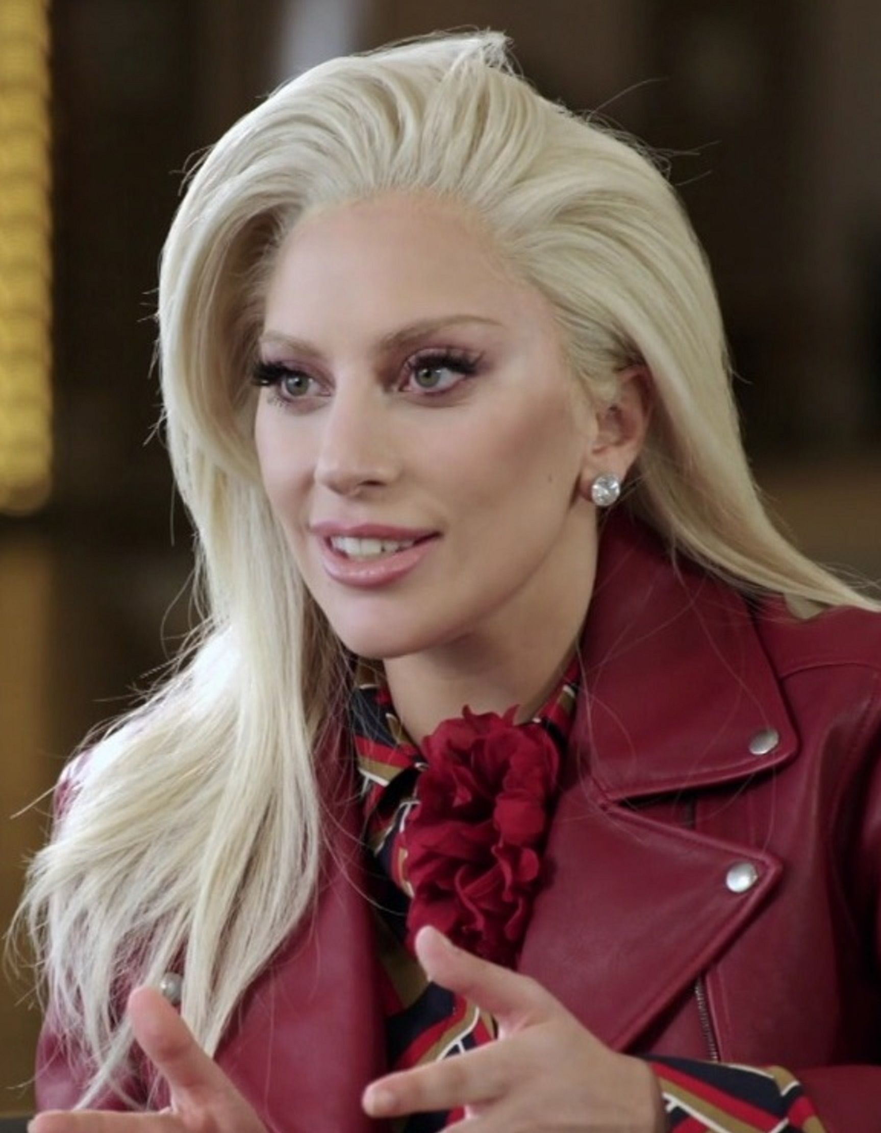 Fallece Lady Gaga tras meterse un Dildo de 40 Centímetros
