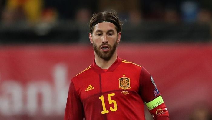 Sergio Ramos berriro deitu izan dute Espainiako Selekzioarekin itzultzeko akats bat egon ondoren.