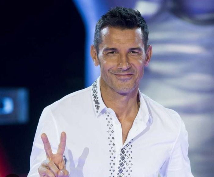 Fallece el presentador Jesús Vázquez a sus 57 años en un accidente de tráfico.