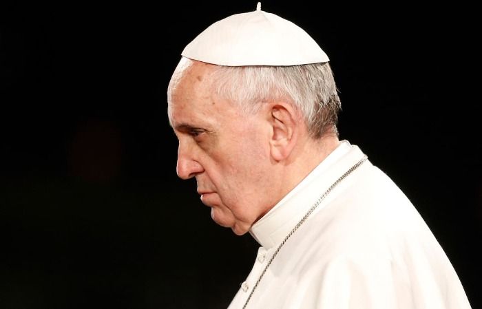 El papa Francisco renuncia