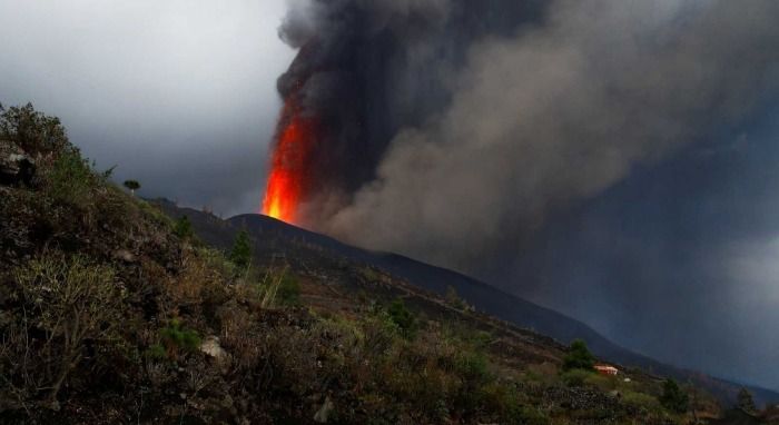 Erupciona el volcán de Palma en Mallorca