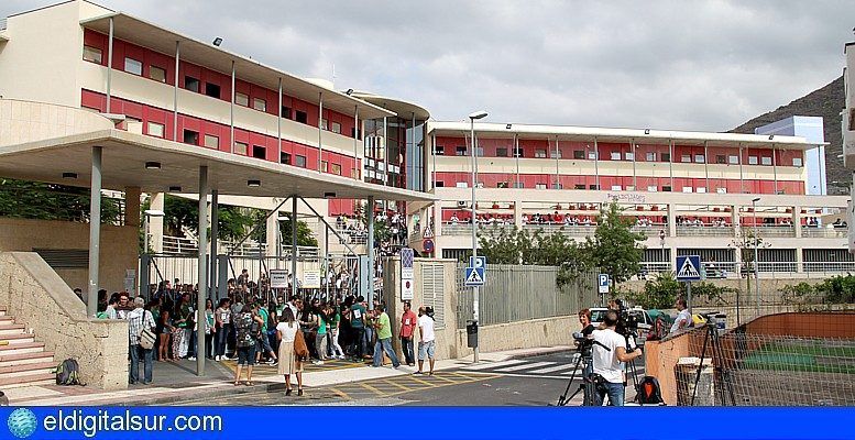 Canarias cierra un instituto en Tenerife sur