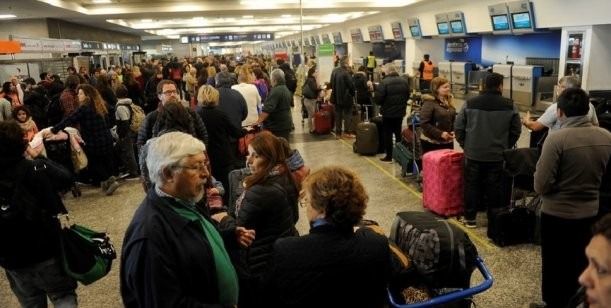 Grave accidente aéreo deja innumerables heridos en aeropuerto de Ezeiza