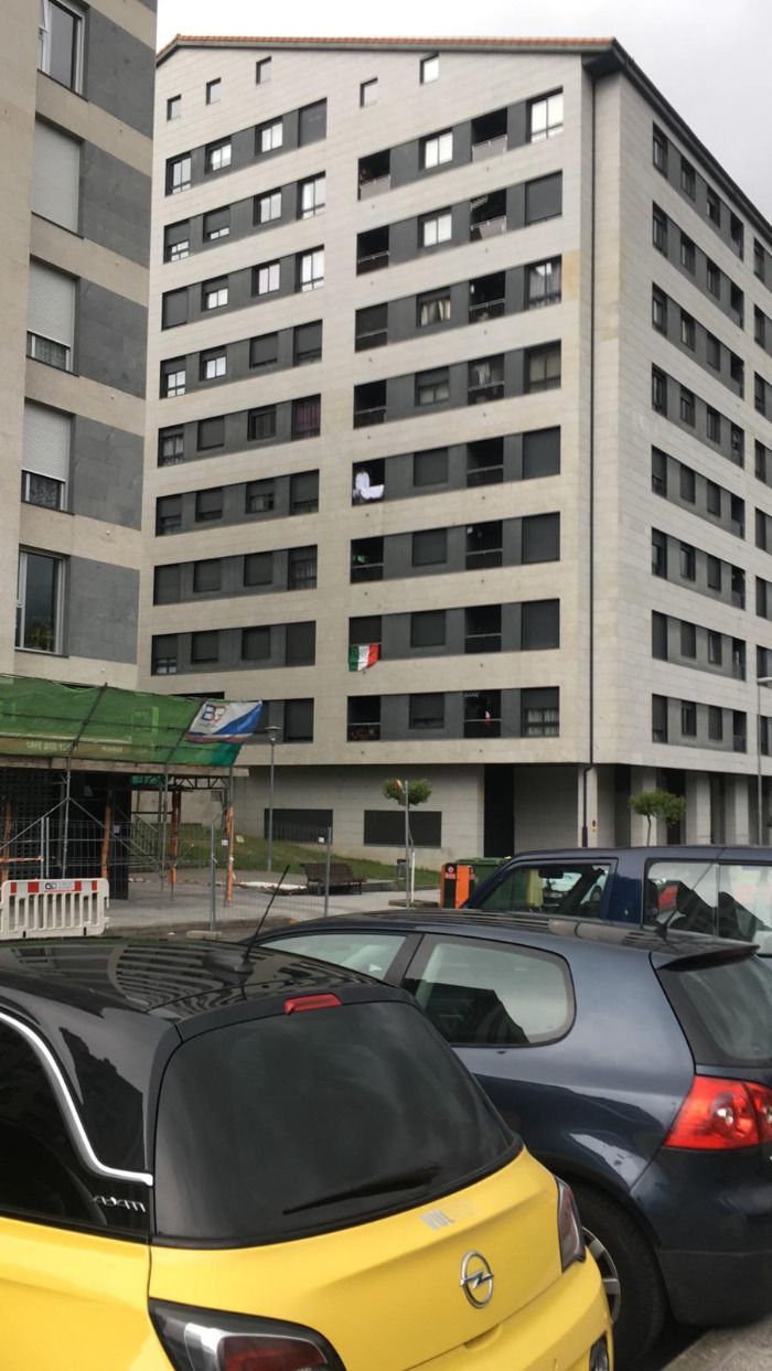 Queman un piso en A Valenza (Ourense) por ondear una bandera Italiana