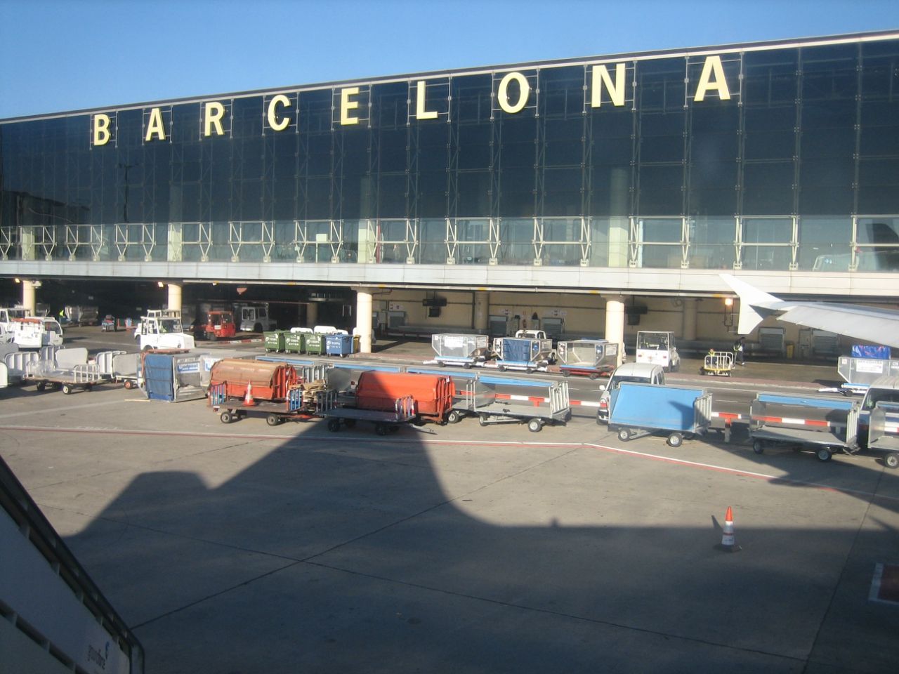 Perdidos un matrimonio  de Gaditanos en el Aeropuerto de Barcelona