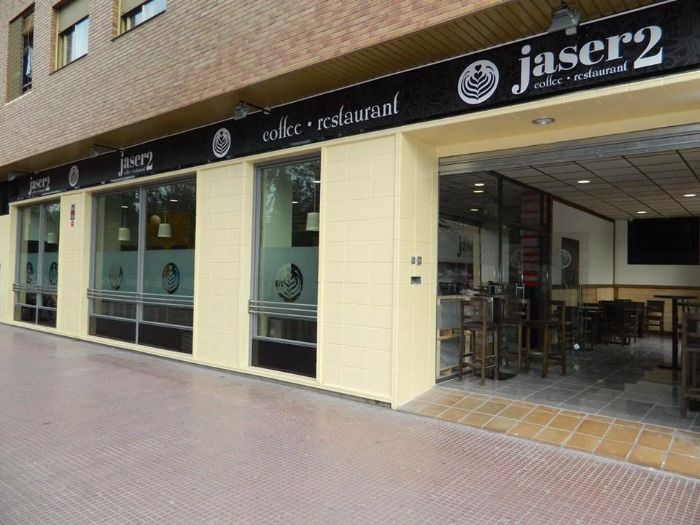 El propietario del bar Jaser 2 de Zaragoza, detenido por amenazar con un arma de fuego a un cliente.