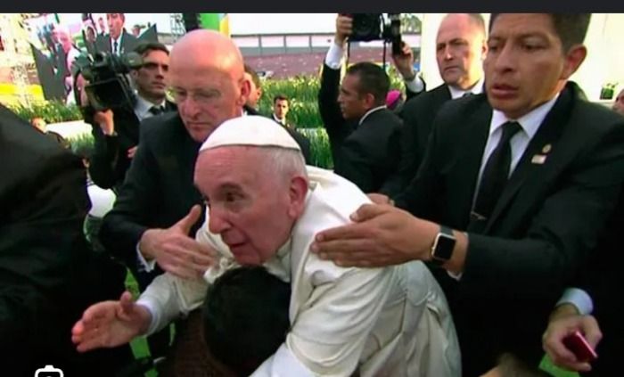 Feijoo insulta al Papa en un mitin en Lugo