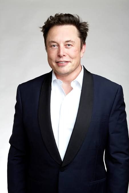 Elon Musk futuro rey de Camboya