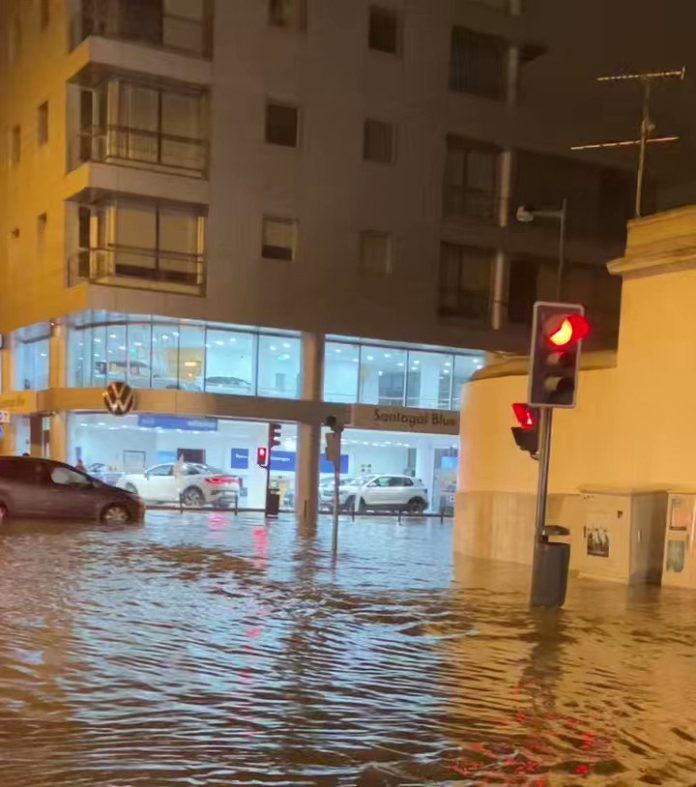 El nivel del mar está subiendo muy rapido y los científicos prevén que Portugal desaparezca en un plazo de tres dias.