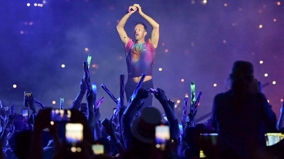 Coldplay: Chris Martin aún no se recupera para los shows de Latinoamérica