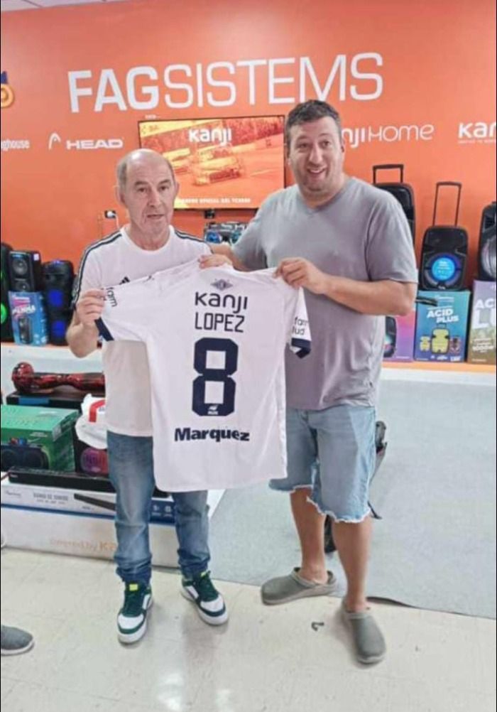 De no creer: Kanji pagará el doble del contrato para quitar su nombre de la camiseta de Independiente