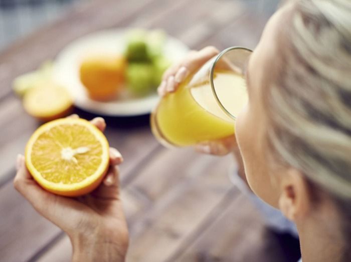 El zumo de naranja no tiene vitaminas