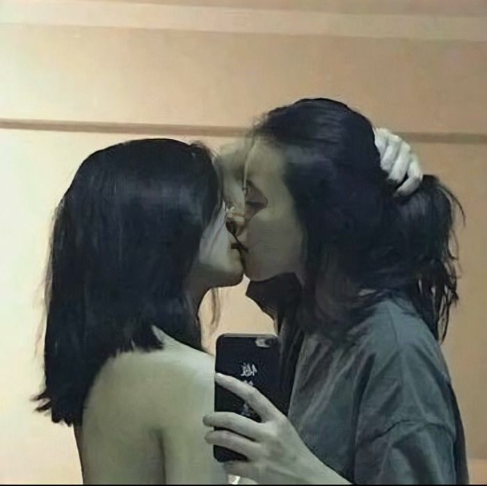 Confirmed relationship between Mina and Chaeyoung of girl group TWICE!
