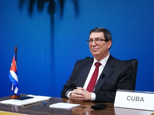 Miguel Díaz-Canel Bermudez entrega sus cargos al Canciller de la República Bruno Rodríguez Parrilla