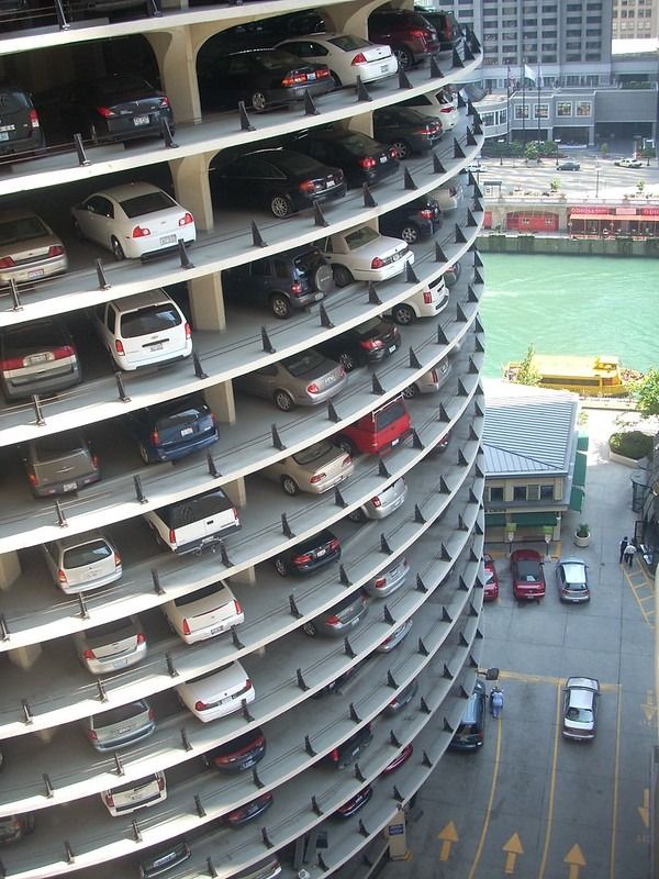 Mega construcción de parking subterráneo en Almonte. .